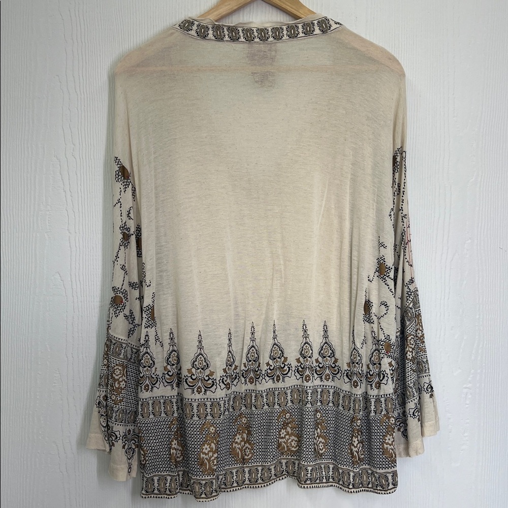 Free People - Beige Medallion Printed V Neck Long Sleeve Blouse Size Medium - Picture 10 of 10